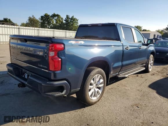 ✅ 2021 Chevrolet Silverado 1500 Custom • VIN: 3GCPYBEK0MG161964 • Lot: 69578144. Wystawiony na Copart z przebiegiem 22 251 mil. Bezpłatny archiwum sprzedaży aukcyjnych z USA i szczegółowy raport historii pojazdu na DreamBid. Zdjęcie 3.