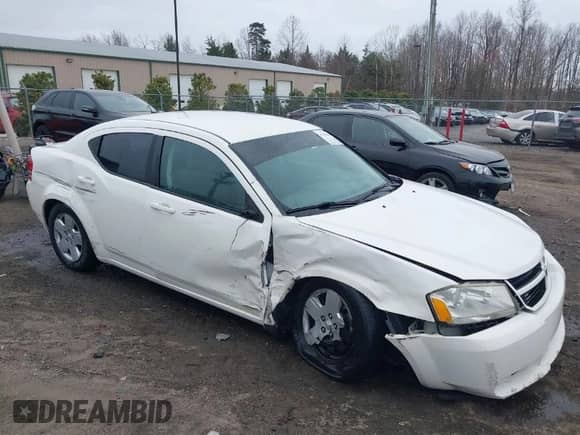 2010 Dodge Avenger SXT z VIN 1B3CC4FDXAN193611, wystawiony jako IAAI lot #41798586 z przebiegiem 92 800 mil mil oraz . Historia ofert i sprzedaży dostępna na DreamBid. Obrazek 1.