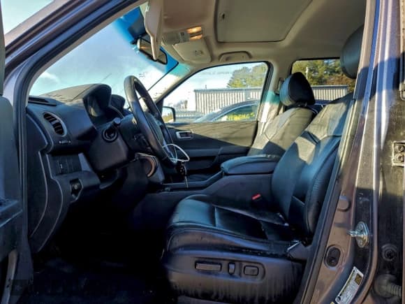 ✅ 2015 Honda Pilot EX-L • VIN: 5FNYF4H52FB003887 • Lot: 94680905. Listed on Copart with 172,770 mi. Free auction sales archive from the USA and detailed vehicle history report at DreamBid. Image 7.