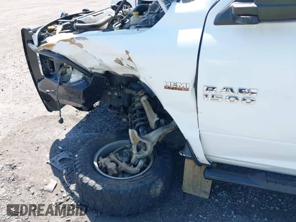 2016 Ram 1500 Express with VIN 1C6RR7FT2GS353496, listed as a IAAI auction lot 41992361 with 188,304 mi miles and . Bid and sale history available at DreamBid. Image 6.