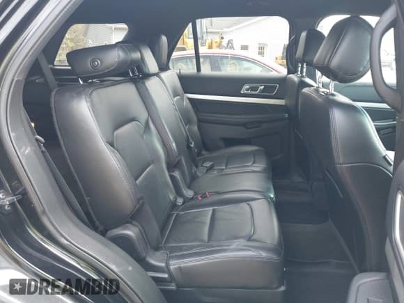 ✅ 2017 Ford Explorer XLT • VIN: 1FM5K8D85HGA83499 • Lot: 42059299. Wystawiony na IAAI z przebiegiem 76 484 mil. Bezpłatny archiwum sprzedaży aukcyjnych z USA i szczegółowy raport historii pojazdu na DreamBid. Zdjęcie 8.