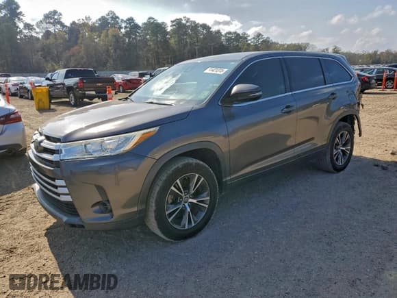 ✅ 2017 Toyota Highlander LE • VIN: 5TDZARFH2HS024105 • Lot: 93421315. Wystawiony na Copart z przebiegiem 117 795 mil. Bezpłatny archiwum sprzedaży aukcyjnych z USA i szczegółowy raport historii pojazdu na DreamBid. Zdjęcie 1.