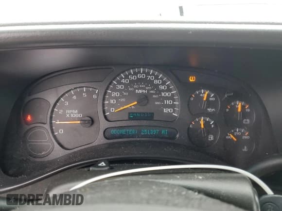 ✅ 2005 Chevrolet Suburban LS • VIN: 3GNFK16ZX5G295098 • Lot: 93015465. Listed on Copart with 251,397 mi. Free auction sales archive from the USA and detailed vehicle history report at DreamBid. Image 9.