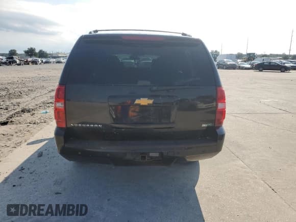 ✅ 2012 Chevrolet Suburban LT • VIN: 1GNSCJE04CR123595 • Lot: 71873064. Wystawiony na Copart z przebiegiem Nie podano. Bezpłatny archiwum sprzedaży aukcyjnych z USA i szczegółowy raport historii pojazdu na DreamBid. Zdjęcie 6.