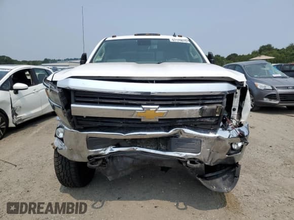 ✅ 2015 Chevrolet Silverado 3500HD LTZ • VIN: 1GC4K0E88FF164144 • Lot: 67179015. Listed on Copart with 186,523 mi. Free auction sales archive from the USA and detailed vehicle history report at DreamBid. Image 5.