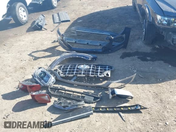 ✅ 2022 Hyundai Venue Limited • VIN: KMHRC8A30NU152541 • Лот: 41363702. Опубликован ранее на IAAI с пробегом 53 137 миль. Бесплатный доступ к архиву аукционных продаж из США и подробный отчёт об истории автомобиля на DreamBid. Изображение 12.