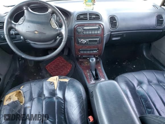 ✅ 2001 Chrysler Concorde LXi • VIN: 2C3AD36J51H624484 • Lot: 86816914. Wystawiony na Copart z przebiegiem 209 733 mil. Bezpłatny archiwum sprzedaży aukcyjnych z USA i szczegółowy raport historii pojazdu na DreamBid. Zdjęcie 8.