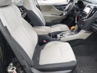 ✅ 2019 Subaru Forester • VIN: JF2SKACCXKH529976 • Лот: 43834590. Опубликован ранее на IAAI с пробегом 65 045 миль. Бесплатный доступ к архиву аукционных продаж из США и подробный отчёт об истории автомобиля на DreamBid. Изображение 5.