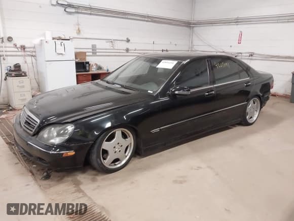 ✅ 2002 Mercedes-Benz S 600 • VIN: WDBNG78J42A252823 • Lot: 42051191. Listed on IAAI with 133,123 mi. Free auction sales archive from the USA and detailed vehicle history report at DreamBid. Image 2.