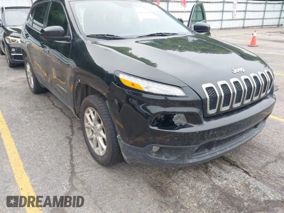 ✅ 2017 Jeep Cherokee Latitude • VIN: 1C4PJMCS5HW570679 • Lot: 42818265. Wystawiony na IAAI z przebiegiem 55 229 mil. Bezpłatny archiwum sprzedaży aukcyjnych z USA i szczegółowy raport historii pojazdu na DreamBid. Zdjęcie 6.