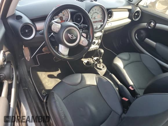 ✅ 2010 MINI Clubman S • VIN: WMWMM3C52ATP94060 • Лот: 81118885. Опубликован ранее на Copart с пробегом 172 743 миль. Бесплатный доступ к архиву аукционных продаж из США и подробный отчёт об истории автомобиля на DreamBid. Изображение 8.