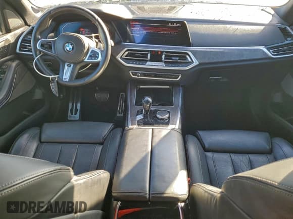 ✅ 2019 BMW X5 xDrive50i • VIN: 5UXJU2C52KLN66897 • Lot: 95786095. Wystawiony na Copart z przebiegiem 90 242 mil. Bezpłatny archiwum sprzedaży aukcyjnych z USA i szczegółowy raport historii pojazdu na DreamBid. Zdjęcie 8.