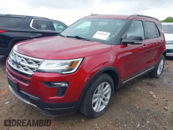 ✅ 2018 Ford Explorer XLT • VIN: 1FM5K8D83JGA61538 • Lot: 42011649. Wystawiony na IAAI z przebiegiem 113 510 mil. Bezpłatny archiwum sprzedaży aukcyjnych z USA i szczegółowy raport historii pojazdu na DreamBid. Zdjęcie 2.