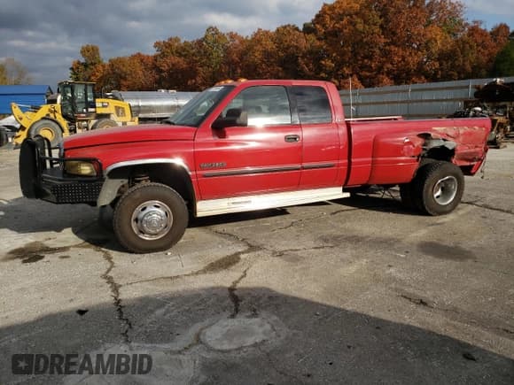 ✅ 2002 Dodge 3500 • VIN: 3B7MF33652M205850 • Lot: 76749504. Listed on Copart with 220,734 mi. Free auction sales archive from the USA and detailed vehicle history report at DreamBid. Image 1.