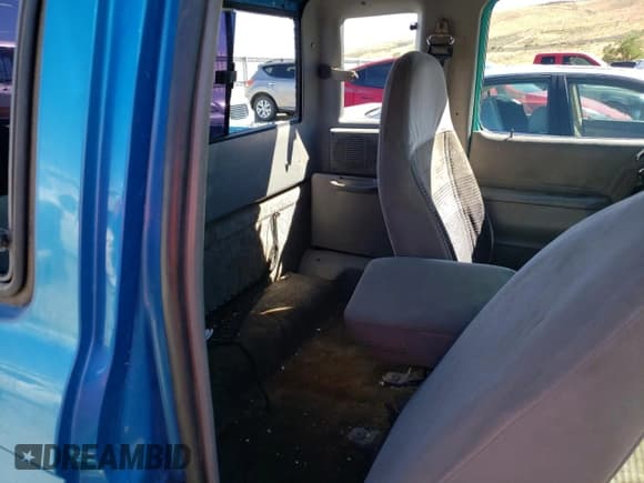 ✅ 1992 Ford Ranger XLT • VIN: 1FTCR15XXNPA74071 • Лот: 68507644. Опубликован ранее на Copart с пробегом 313 517 миль. Бесплатный доступ к архиву аукционных продаж из США и подробный отчёт об истории автомобиля на DreamBid. Изображение 10.