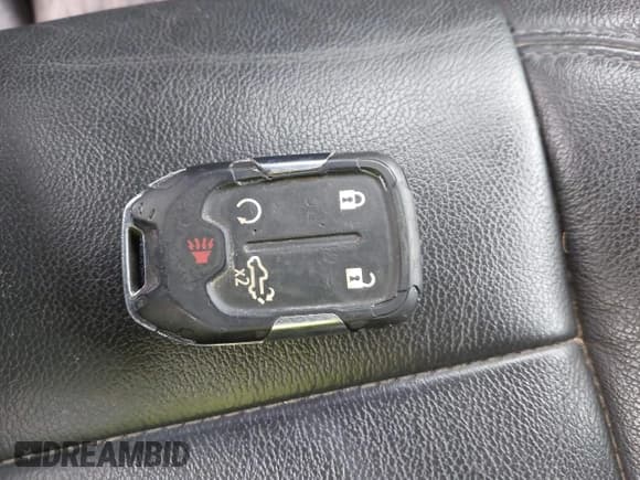 ✅ 2020 Chevrolet Silverado 1500 RST • VIN: 1GCUYEEL0LZ284112 • Lot: 43647673. Wystawiony na IAAI z przebiegiem 64 977 mil. Bezpłatny archiwum sprzedaży aukcyjnych z USA i szczegółowy raport historii pojazdu na DreamBid. Zdjęcie 11.