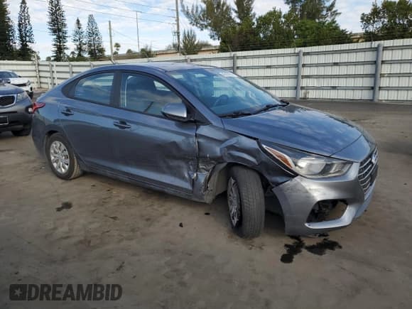 ✅ 2020 Hyundai Accent SE • VIN: 3KPC24A60LE113105 • Лот: 46164255. Опубликован ранее на Copart с пробегом 77 795 миль. Бесплатный доступ к архиву аукционных продаж из США и подробный отчёт об истории автомобиля на DreamBid. Изображение 4.