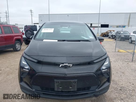 ✅ 2023 Chevrolet Bolt EV 2LT • VIN: 1G1FX6S02P4143467 • Lot: 41607322. Wystawiony na IAAI z przebiegiem 95 398 mil. Bezpłatny archiwum sprzedaży aukcyjnych z USA i szczegółowy raport historii pojazdu na DreamBid. Zdjęcie 6.