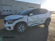 ✅ 2022 Kia Seltos SX • VIN: KNDETCA26N7291049 • Lot: 90267545. Listed on Copart with 50,179 mi. Free auction sales archive from the USA and detailed vehicle history report at DreamBid. Image 1.