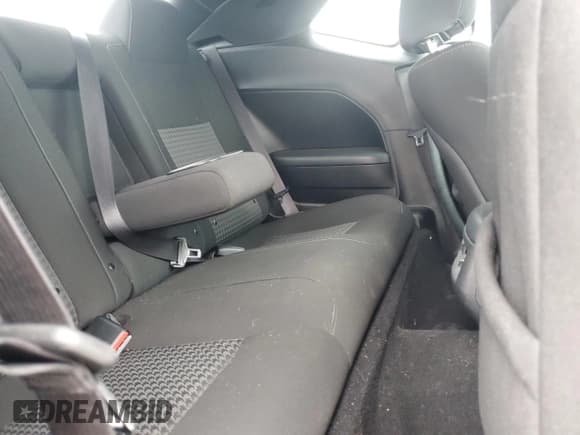 ✅ 2022 Dodge Challenger GT • VIN: 2C3CDZJG9NH226563 • Lot: 85583455. Wystawiony na Copart z przebiegiem Nie podano. Bezpłatny archiwum sprzedaży aukcyjnych z USA i szczegółowy raport historii pojazdu na DreamBid. Zdjęcie 10.