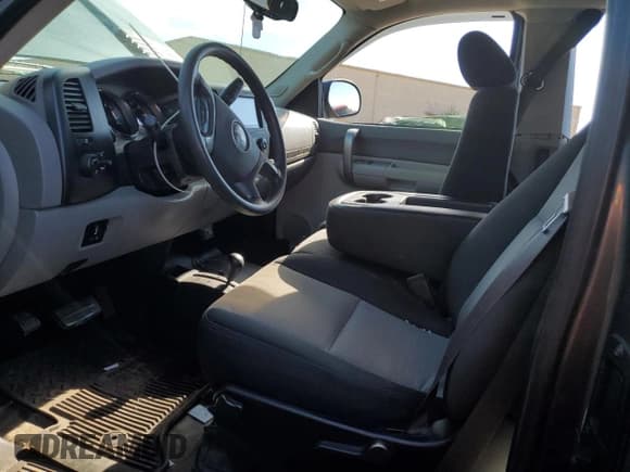 ✅ 2007 Chevrolet Silverado 2500HD Work Truck • VIN: 1GCHK29K47E556032 • Лот: 71995625. Опубликован ранее на Copart с пробегом 136 485 миль. Бесплатный доступ к архиву аукционных продаж из США и подробный отчёт об истории автомобиля на DreamBid. Изображение 7.