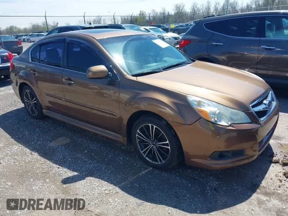 ✅ 2012 Subaru Legacy Limited • VIN: 4S3BMBK62C3014396 • Lot: 41973624. Wystawiony na IAAI z przebiegiem 191 068 mil. Bezpłatny archiwum sprzedaży aukcyjnych z USA i szczegółowy raport historii pojazdu na DreamBid. Zdjęcie 1.