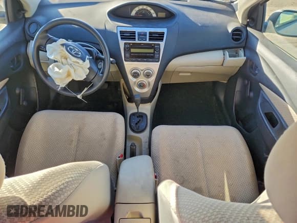 ✅ 2007 Toyota Yaris • VIN: JTDBT923371052657 • Lot: 93997765. Wystawiony na Copart z przebiegiem 78 029 mil. Bezpłatny archiwum sprzedaży aukcyjnych z USA i szczegółowy raport historii pojazdu na DreamBid. Zdjęcie 8.