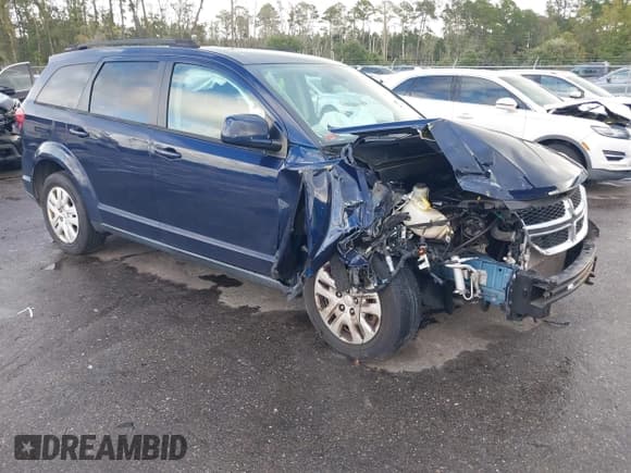 ✅ 2019 Dodge Journey SE • VIN: 3C4PDCBBXKT738543 • Lot: 43382698. Wystawiony na IAAI z przebiegiem Nie podano. Bezpłatny archiwum sprzedaży aukcyjnych z USA i szczegółowy raport historii pojazdu na DreamBid. Zdjęcie 1.