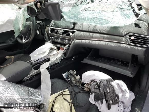 ✅ 2018 Honda Accord EX-L • VIN: 1HGCV3F68JA006542 • Лот: 50642925. Опубликован ранее на Copart с пробегом Не указан. Бесплатный доступ к архиву аукционных продаж из США и подробный отчёт об истории автомобиля на DreamBid. Изображение 8.