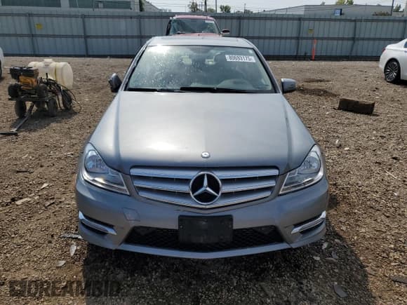 ✅ 2013 Mercedes-Benz C 250 Luxury • VIN: WDDGF4HB7DR270568 • Лот: 80693175. Опубликован ранее на Copart с пробегом 119 199 миль. Бесплатный доступ к архиву аукционных продаж из США и подробный отчёт об истории автомобиля на DreamBid. Изображение 5.