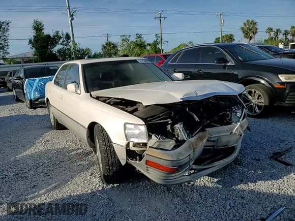 ✅ 1994 Lexus LS • VIN: JT8UF11EXR0212786 • Лот: 51814825. Опубликован ранее на Copart с пробегом Не указан. Бесплатный доступ к архиву аукционных продаж из США и подробный отчёт об истории автомобиля на DreamBid. Изображение 11.