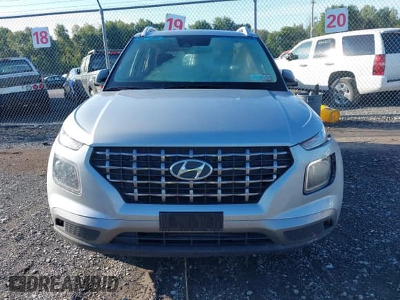 ✅ 2022 Hyundai Venue SEL • VIN: KMHRC8A35NU133080 • Lot: 40300938. Listed on IAAI with 95,510 mi. Free auction sales archive from the USA and detailed vehicle history report at DreamBid. Image 12.