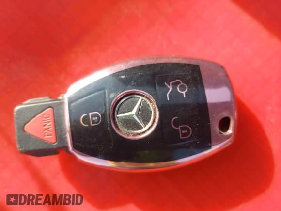 ✅ 2011 Mercedes-Benz GL 550 • VIN: 4JGBF8GE7BA720220 • Lot: 43119725. Listed on IAAI with 125,801 mi. Free auction sales archive from the USA and detailed vehicle history report at DreamBid. Image 11.