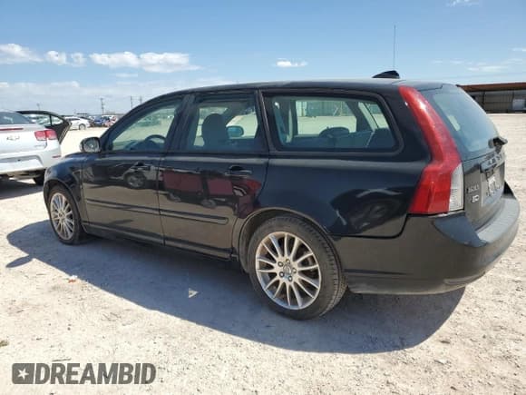 ✅ 2010 Volvo V50 • VIN: YV1382MWXA2555103 • Lot: 71846494. Listed on Copart with 134,641 mi. Free auction sales archive from the USA and detailed vehicle history report at DreamBid. Image 2.