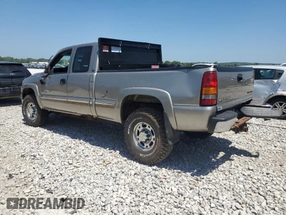 ✅ 2002 Chevrolet Silverado 2500HD LS • VIN: 1GCHK29UX2E293779 • Лот: 61271445. Опубликован ранее на Copart с пробегом 86 812 миль. Бесплатный доступ к архиву аукционных продаж из США и подробный отчёт об истории автомобиля на DreamBid. Изображение 2.
