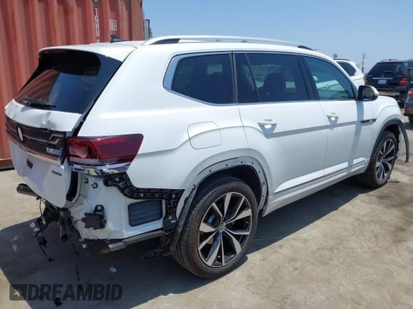 ✅ 2024 Volkswagen Atlas SEL Premium R-Line • VIN: 1V2FR2CA9RC580004 • Lot: 42573560. Wystawiony na IAAI z przebiegiem 10 349 mil. Bezpłatny archiwum sprzedaży aukcyjnych z USA i szczegółowy raport historii pojazdu na DreamBid. Zdjęcie 4.