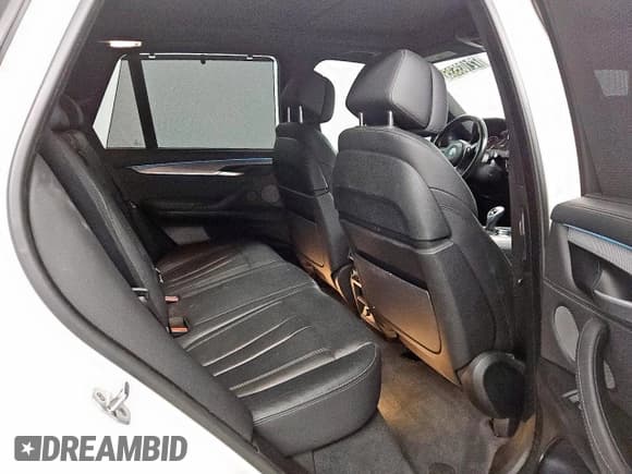 ✅ 2018 BMW X5 xDrive50i • VIN: 5UXKR6C50J0U15456 • Лот: 72103535. Опубликован ранее на Copart с пробегом 116 987 миль. Бесплатный доступ к архиву аукционных продаж из США и подробный отчёт об истории автомобиля на DreamBid. Изображение 11.