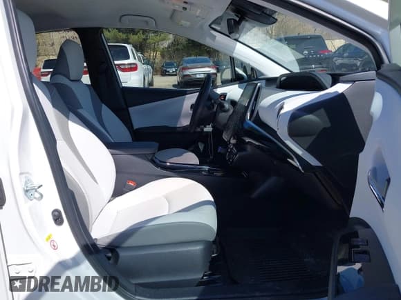 ✅ 2021 Toyota Prius LE • VIN: JTDKAMFP8M3174629 • Lot: 42087974. Listed on IAAI with 16,348 mi. Free auction sales archive from the USA and detailed vehicle history report at DreamBid. Image 5.