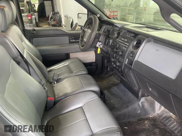 ✅ 2014 Ford F-150 XL • VIN: 1FTMF1EM5EFA86587 • Лот: 64393115. Опубликован ранее на Copart с пробегом 165 549 миль. Бесплатный доступ к архиву аукционных продаж из США и подробный отчёт об истории автомобиля на DreamBid. Изображение 5.