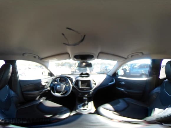 ✅ 2018 Jeep Cherokee Latitude Plus • VIN: 1C4PJLLB7JD538151 • Lot: 43588346. Listed on IAAI with 118,483 mi. Free auction sales archive from the USA and detailed vehicle history report at DreamBid. Image 18.