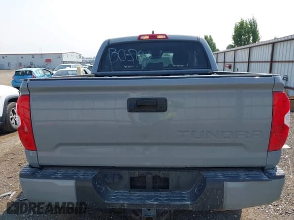 ✅ 2021 Toyota Tundra SR5 • VIN: 5TFDY5F13MX997175 • Lot: 42939060. Listed on IAAI with 55,055 mi. Free auction sales archive from the USA and detailed vehicle history report at DreamBid. Image 16.