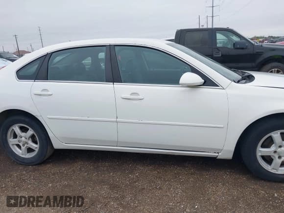 ✅ 2006 Chevrolet Impala Police Police • VIN: 2G1WS551569410318 • Lot: 43775826. Wystawiony na IAAI z przebiegiem 217 436 mil. Bezpłatny archiwum sprzedaży aukcyjnych z USA i szczegółowy raport historii pojazdu na DreamBid. Zdjęcie 13.