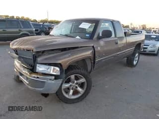 ✅ 2001 Dodge 1500 • VIN: 3B7HC13Z81G210076 • Lot: 43629785. Listed on IAAI with 281,837 mi. Free auction sales archive from the USA and detailed vehicle history report at DreamBid. Image 2.