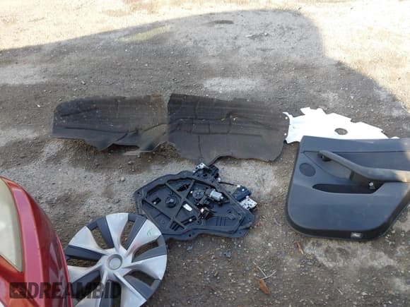 ✅ 2023 Tesla Model Y Long Range • VIN: 7SAYGDEE5PF604605 • Лот: 43663137. Опубликован ранее на IAAI с пробегом 25 264 миль. Бесплатный доступ к архиву аукционных продаж из США и подробный отчёт об истории автомобиля на DreamBid. Изображение 12.