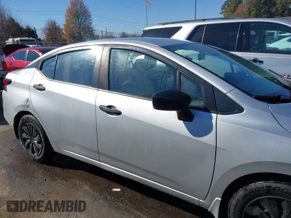 ✅ 2020 Nissan Versa S • VIN: 3N1CN8DV2LL902162 • Lot: 43671182. Listed on IAAI with 138,464 mi. Free auction sales archive from the USA and detailed vehicle history report at DreamBid. Image 13.