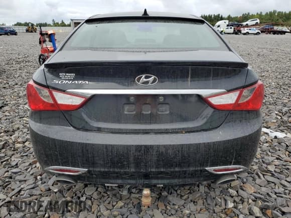 ✅ 2011 Hyundai Sonata SE • VIN: 5NPEC4AC6BH145952 • Lot: 72689904. Listed on Copart with 164,265 mi. Free auction sales archive from the USA and detailed vehicle history report at DreamBid. Image 6.