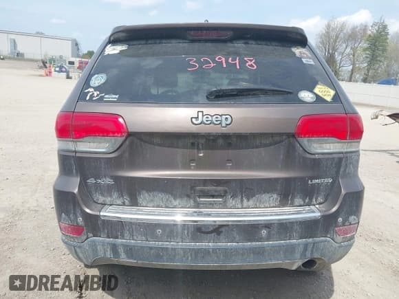 ✅ 2018 Jeep Grand Cherokee Limited • VIN: 1C4RJFBG9JC268479 • Lot: 42032948. Listed on IAAI with 106,077 mi. Free auction sales archive from the USA and detailed vehicle history report at DreamBid. Image 16.