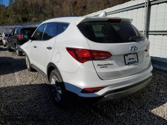 ✅ 2017 Hyundai Santa Fe Ultimate • VIN: 5XYZUDLA9HG382218 • Lot: 66162242. Wystawiony na Copart z przebiegiem 77 451 mil mil. Skorzystaj z bezpłatnego archiwum sprzedaży aukcyjnych z USA i zobacz szczegółowy raport historii pojazdu na DreamBid. Zdjęcie 3.