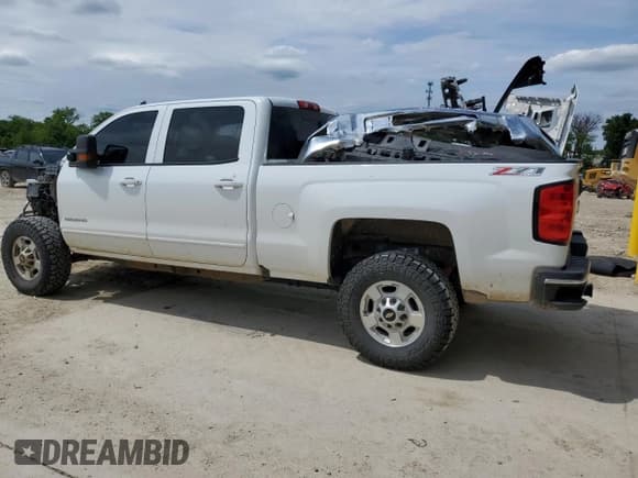 ✅ 2017 Chevrolet Silverado 2500HD LT • VIN: 1GC1KVEY5HF211021 • Lot: 58297065. Wystawiony na Copart z przebiegiem 176 143 mil. Bezpłatny archiwum sprzedaży aukcyjnych z USA i szczegółowy raport historii pojazdu na DreamBid. Zdjęcie 2.