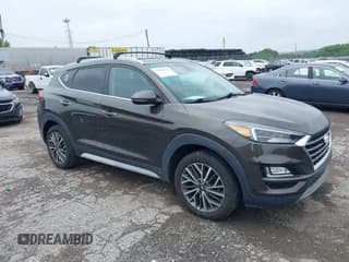 ✅ 2020 Hyundai Tucson Sport • VIN: KM8J3CAL2LU200876 • Lot: 42528747. Listed on IAAI with 115,737 mi. Free auction sales archive from the USA and detailed vehicle history report at DreamBid. Image 1.